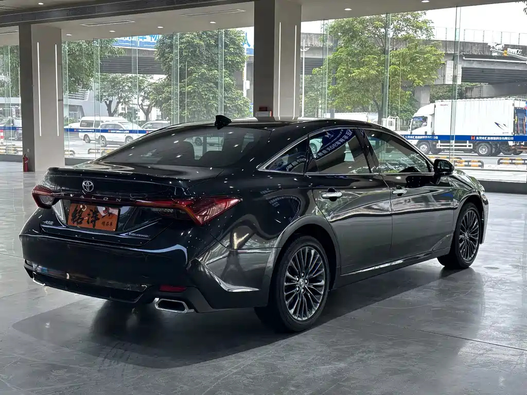 TOYOTA AVALON 2020