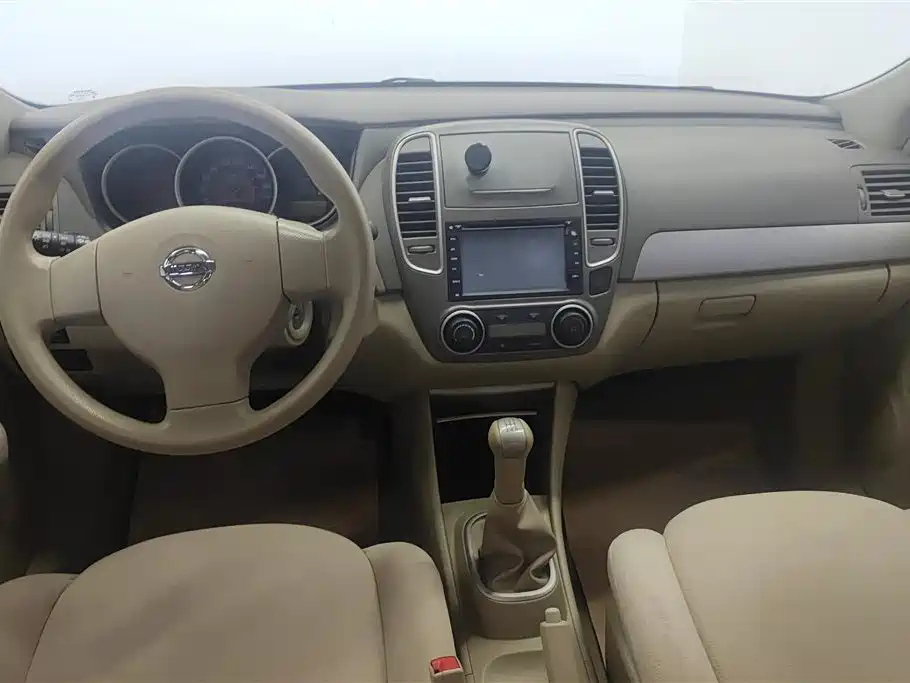 NISSAN SYLPHY 2016