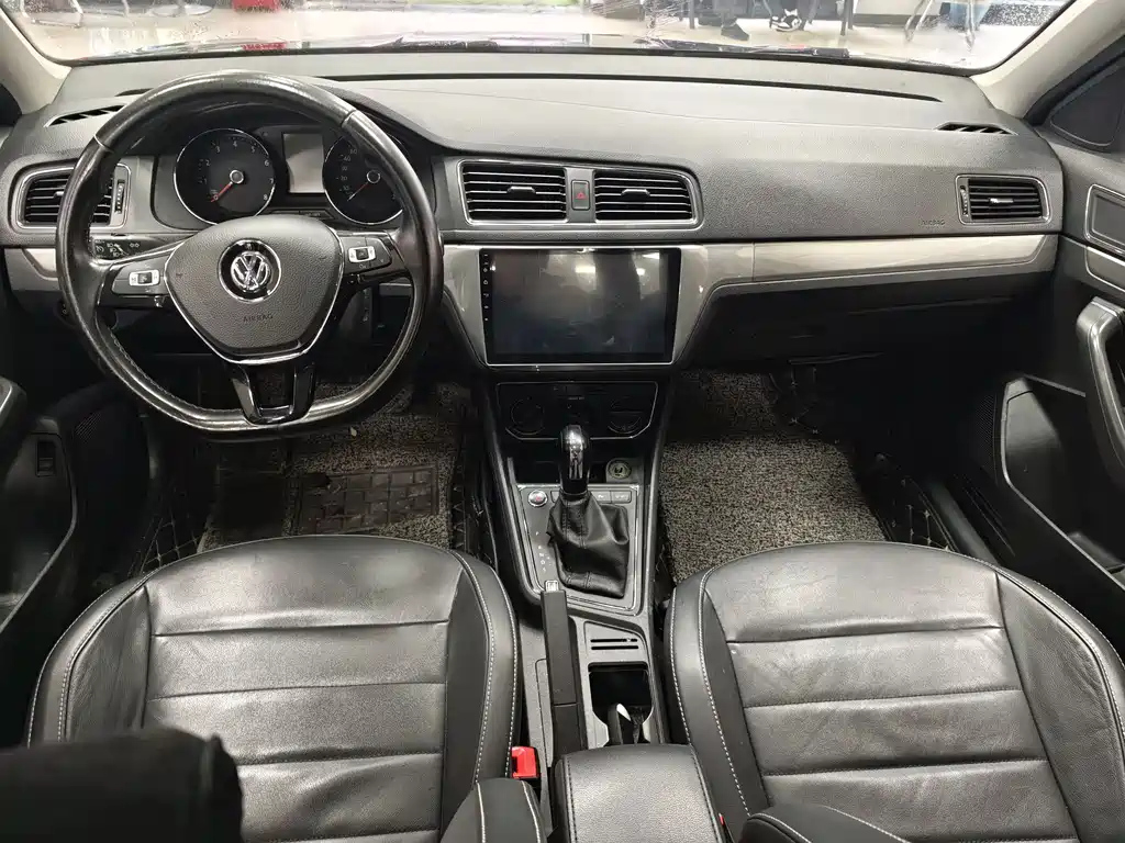 VOLKSWAGEN LAVIDA 2018