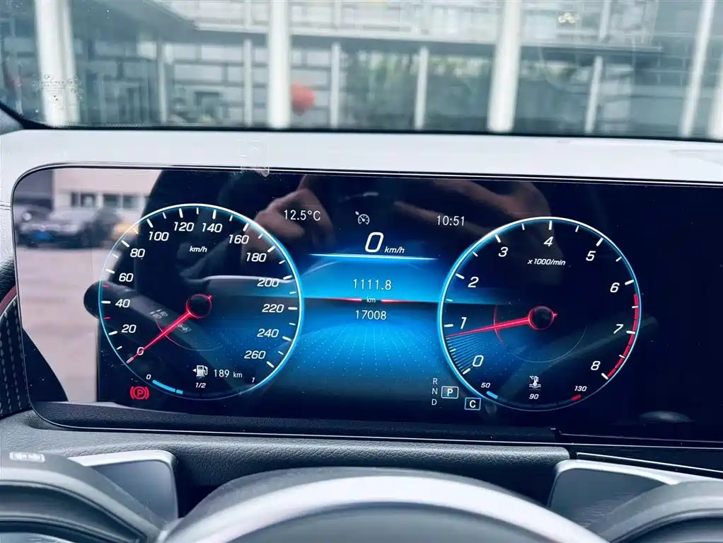 MERCEDES BENZ GLB 2022