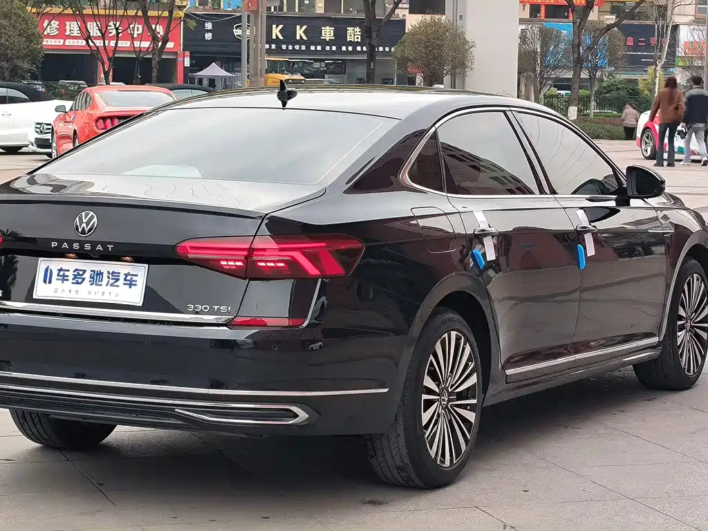 VOLKSWAGEN PASSAT 2021