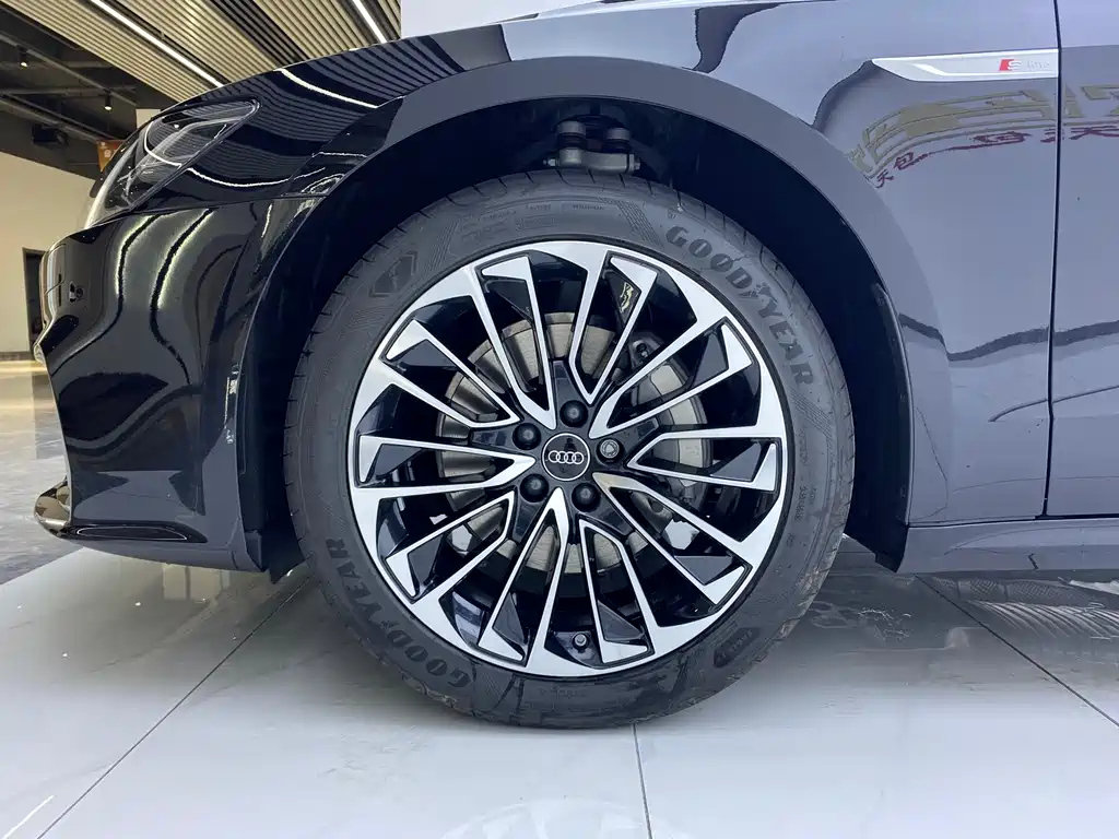 AUDI A7L 2024