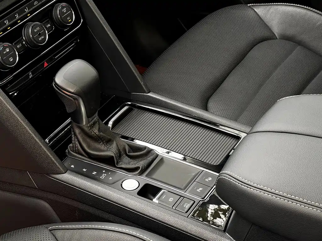 VOLKSWAGEN TOURAN 2021
