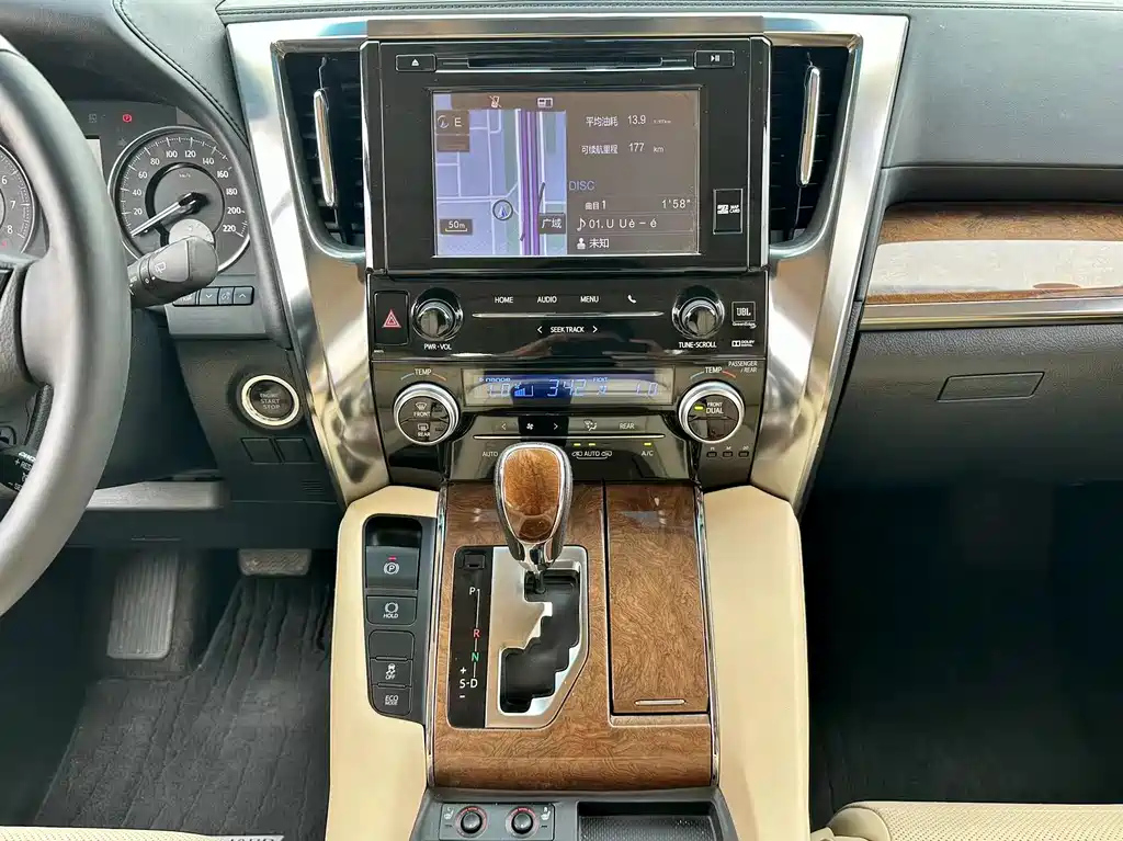 TOYOTA ALPHARD 2017
