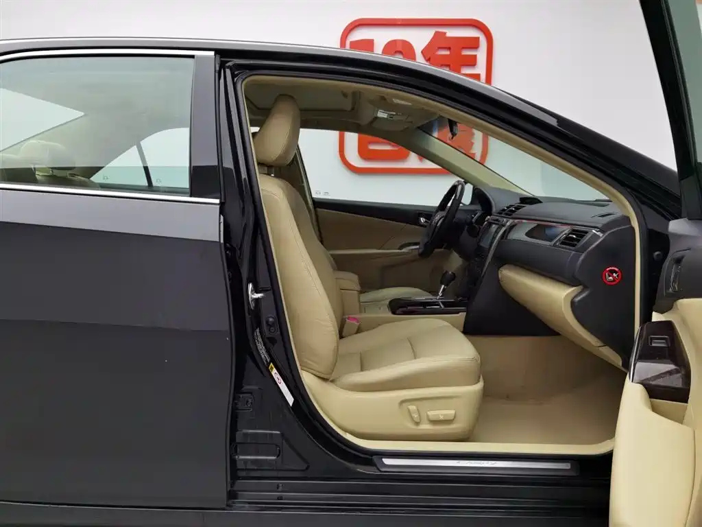 TOYOTA CAMRY 2016