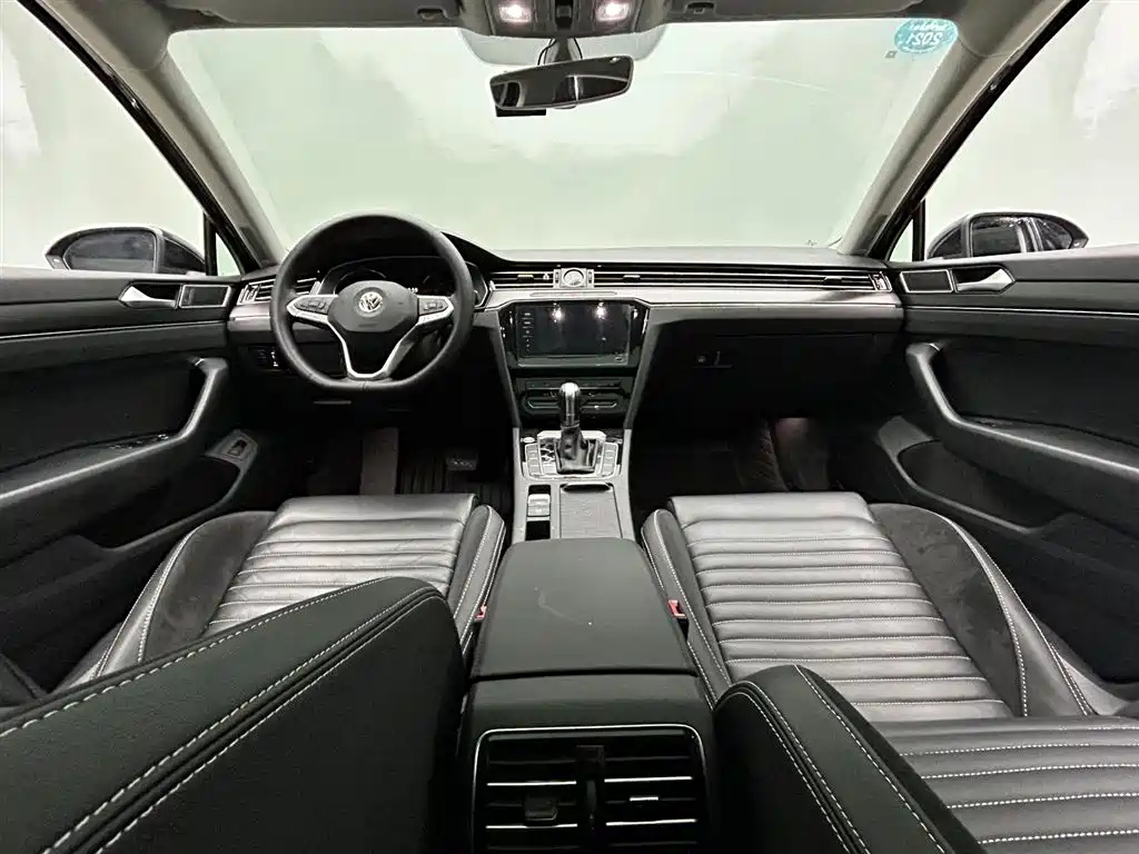 VOLKSWAGEN MAGOTAN 2020