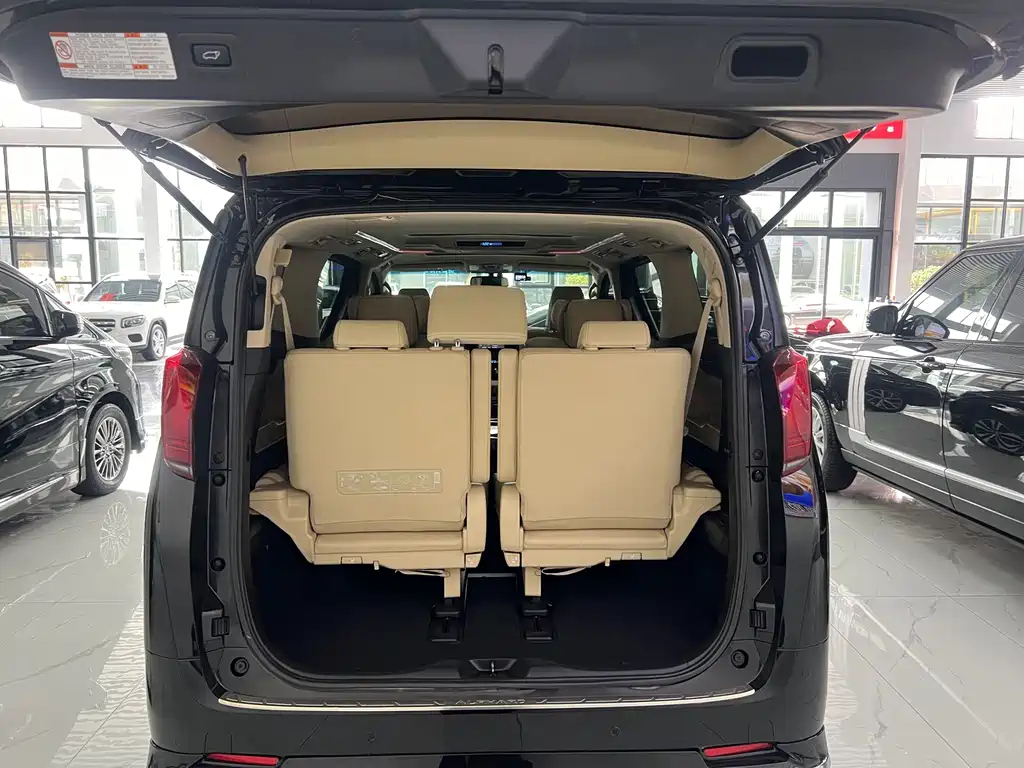 TOYOTA ALPHARD 2016
