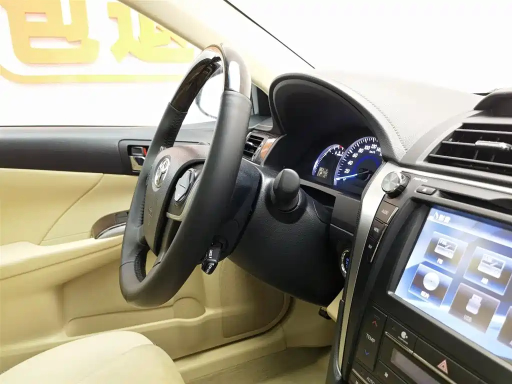 TOYOTA CAMRY 2017