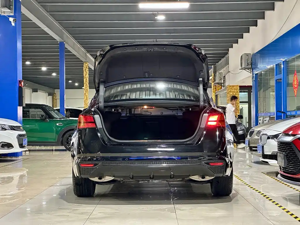 NISSAN TEANA 2021