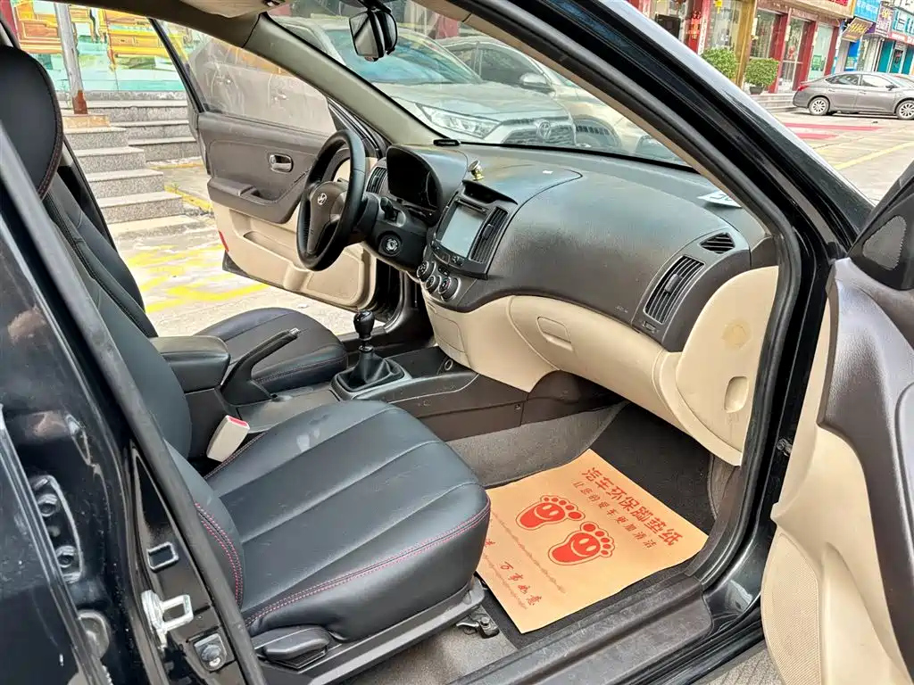 HYUNDAI CELESTA 2012
