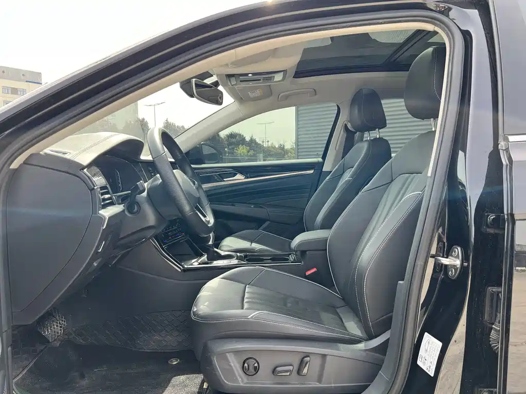VOLKSWAGEN PASSAT 2022