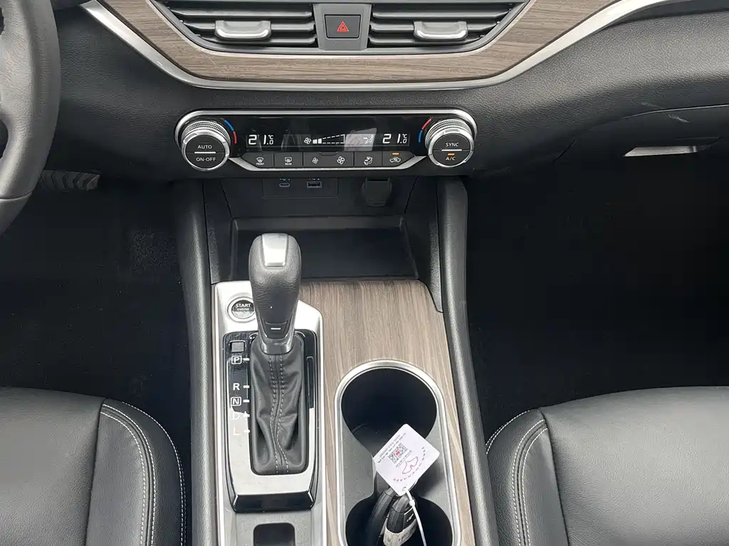 NISSAN TEANA 2021