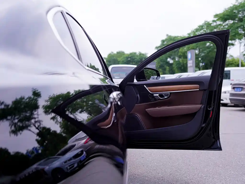 VOLVO S90 2020