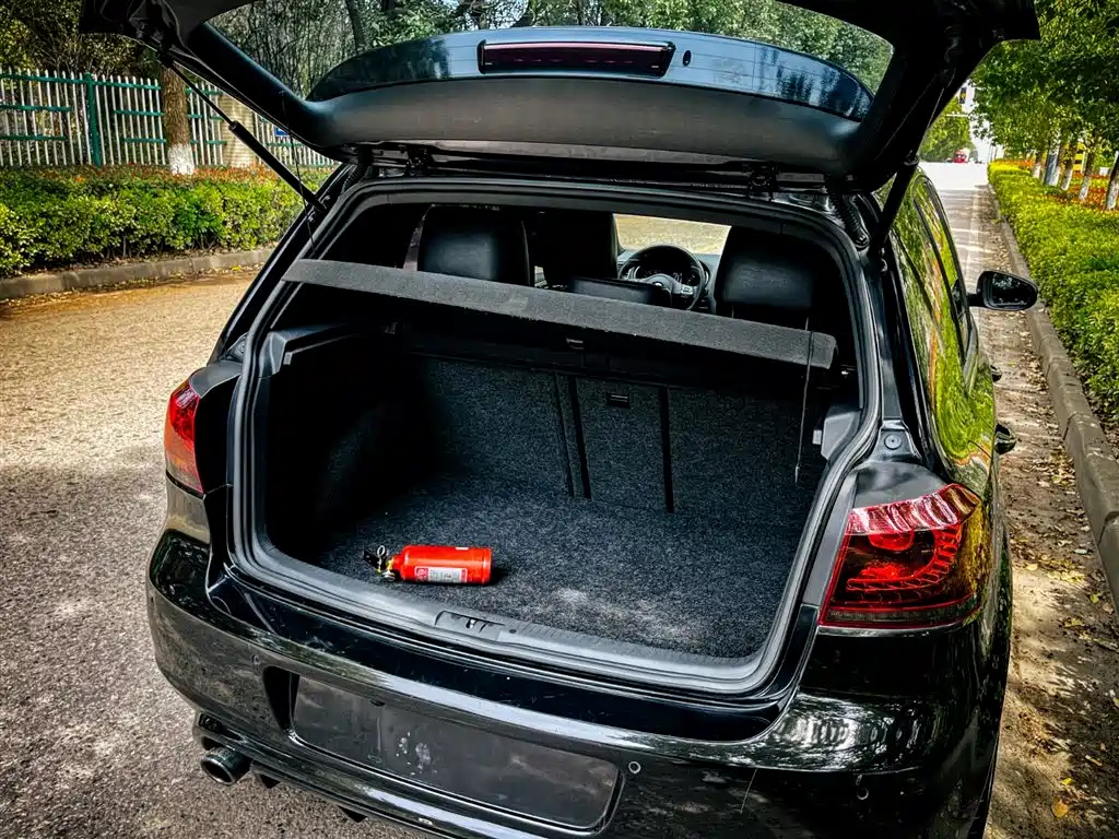 VOLKSWAGEN GOLF 2011