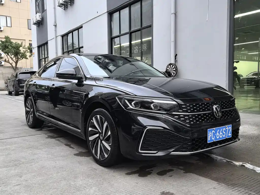 VOLKSWAGEN PASSAT 2022