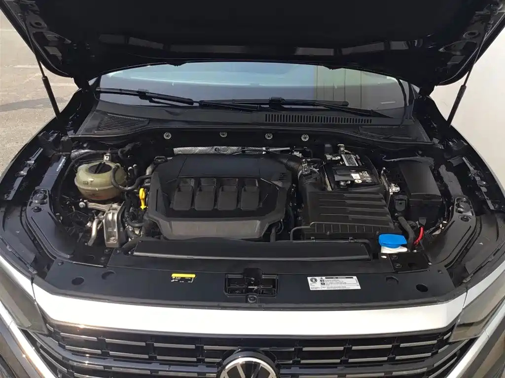 VOLKSWAGEN PASSAT 2022