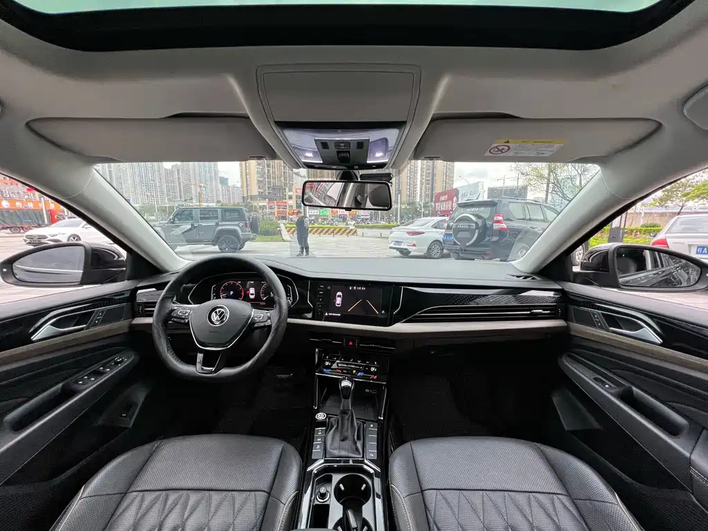 VOLKSWAGEN PASSAT 2021
