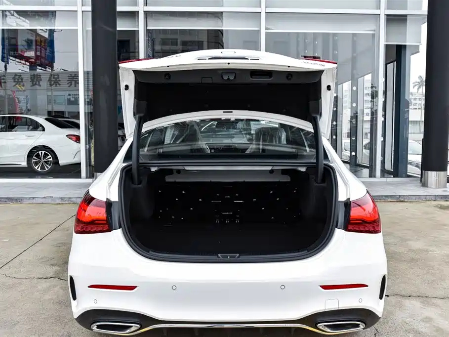 MERCEDES BENZ A-CLASS 2024