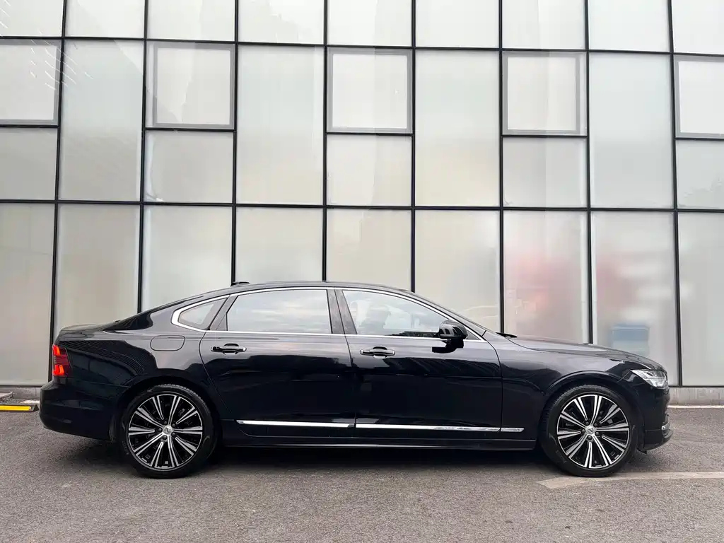 VOLVO S90 2021