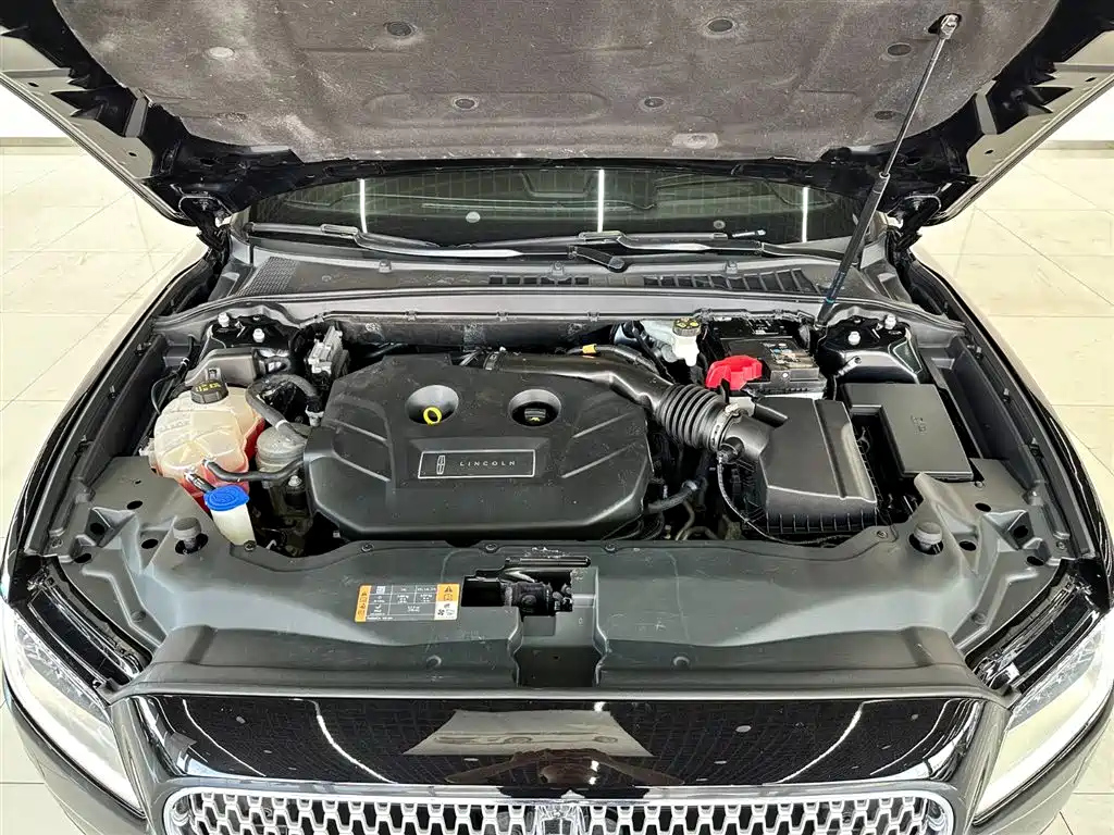 LINCOLN CONTINENTAL 2019