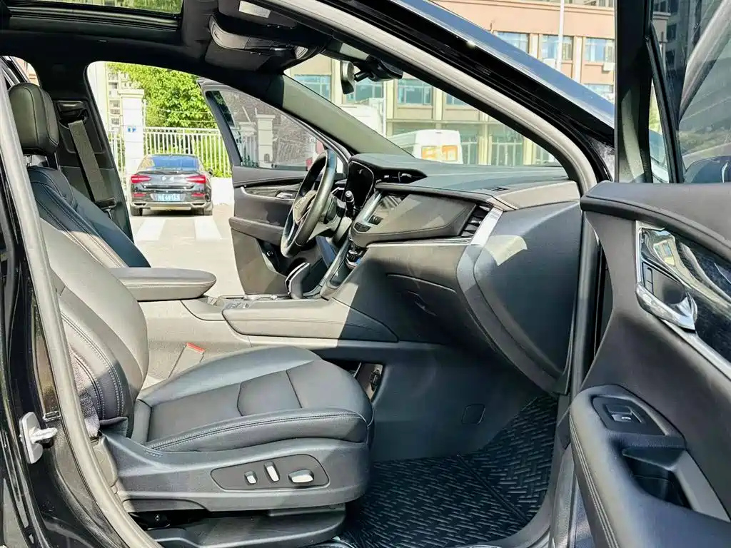CADILLAC XT5 2021