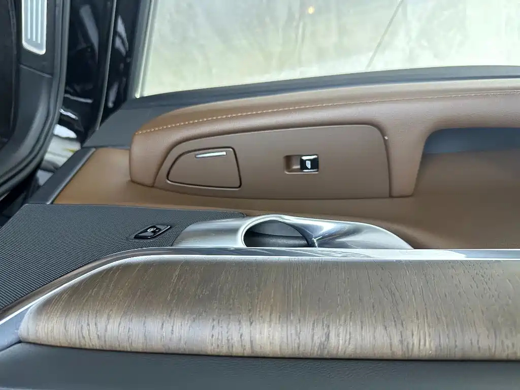 VOLVO S90 2023
