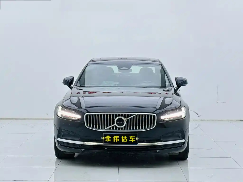 VOLVO S90 2022