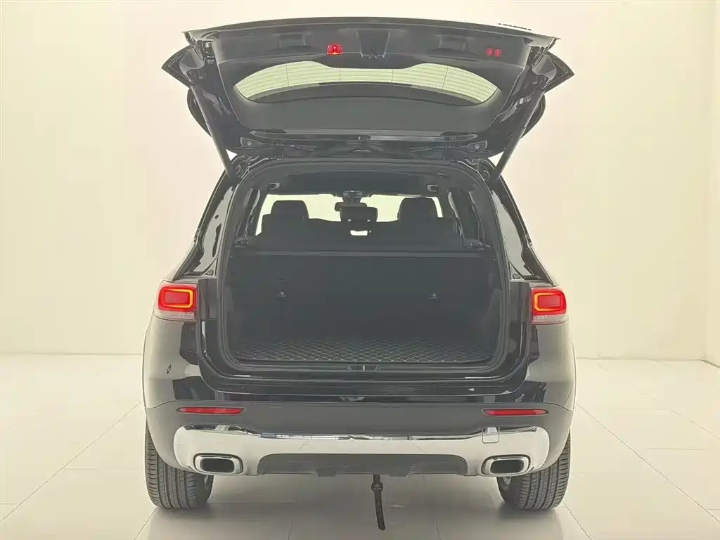MERCEDES BENZ GLB 2023