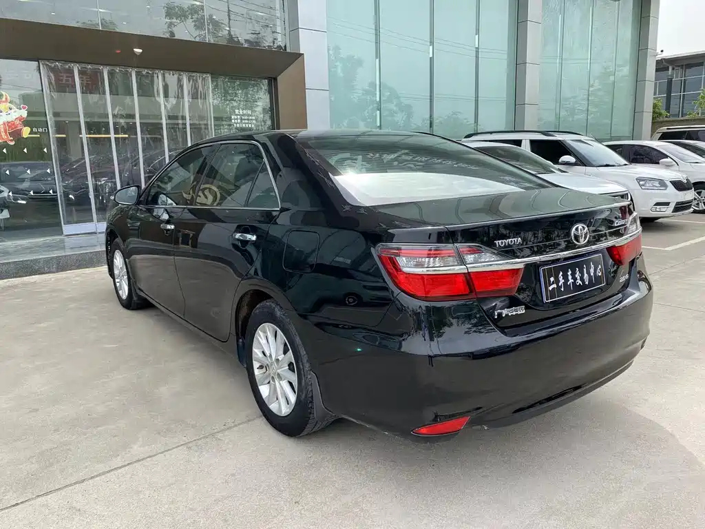 TOYOTA CAMRY 2016