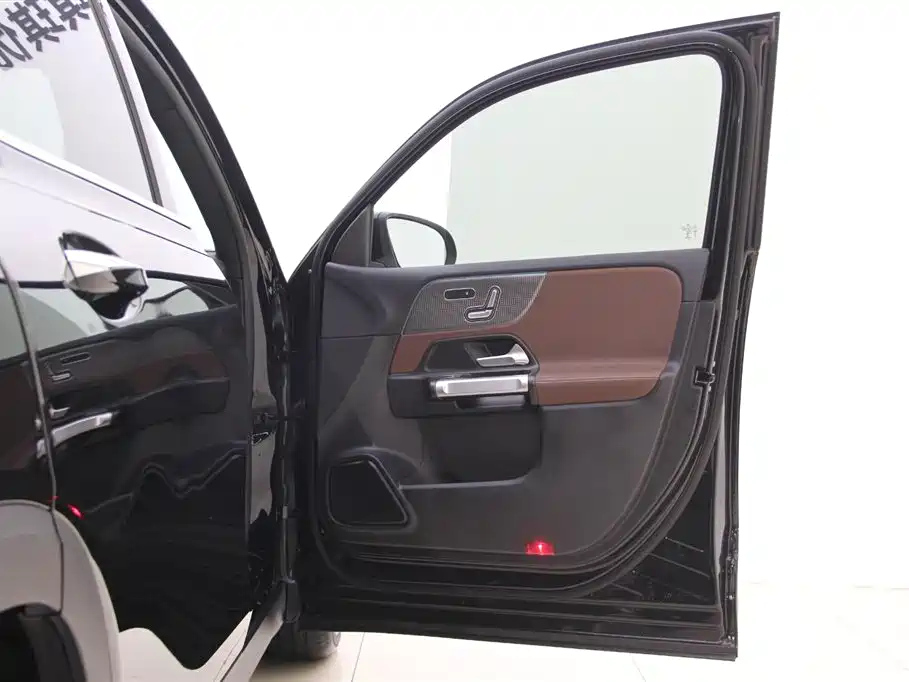 MERCEDES BENZ GLB 2021