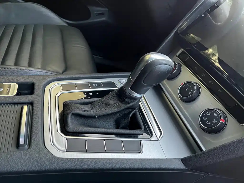 VOLKSWAGEN MAGOTAN 2019