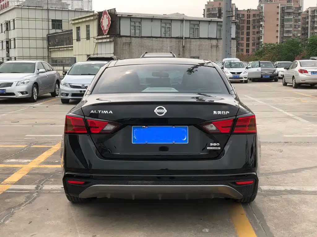 NISSAN TEANA 2020