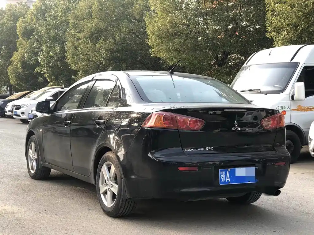 MITSUBISHI LANCER EX 2010