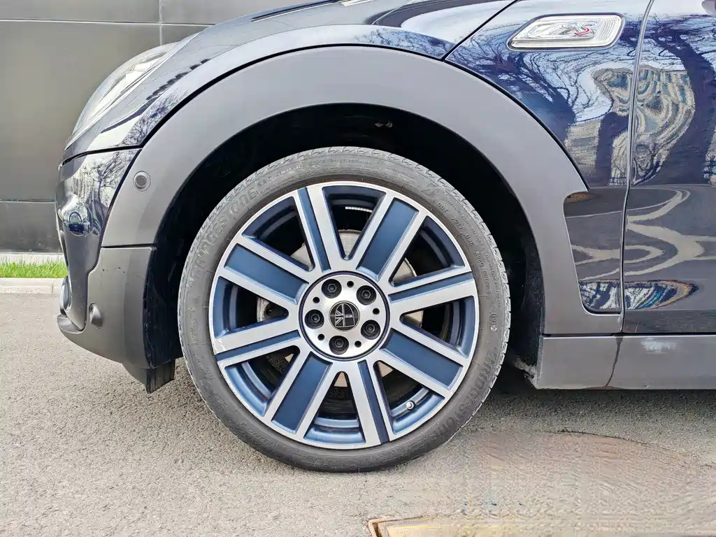 MINI CLUBMAN 2021