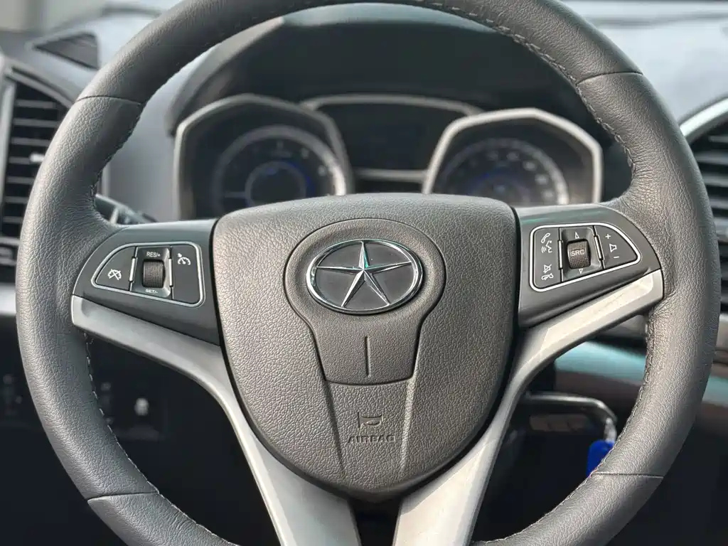 JAC REFINE S3 2015