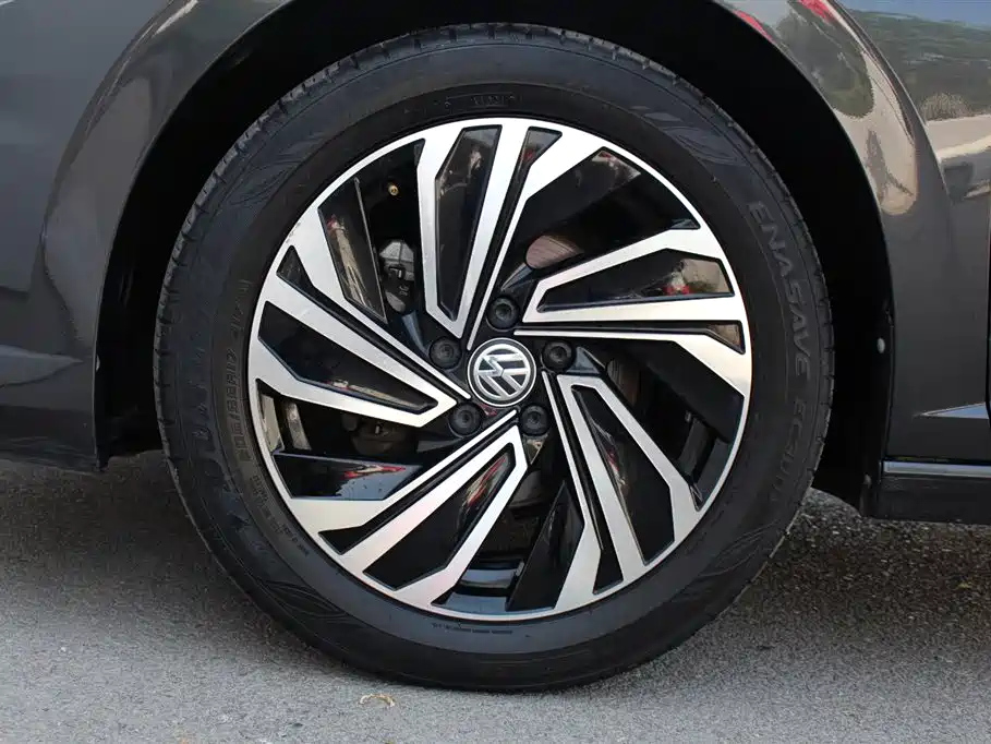 VOLKSWAGEN SAGITAR 2021