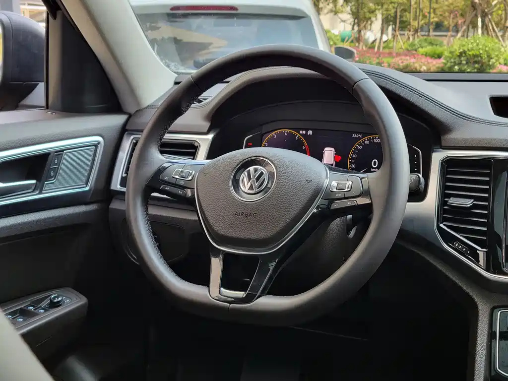VOLKSWAGEN TOURAN 2020