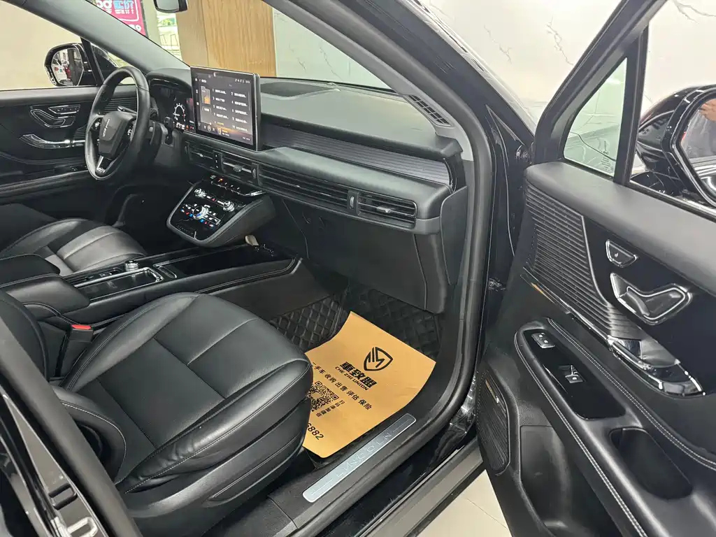 LINCOLN ADVENTURER 2020