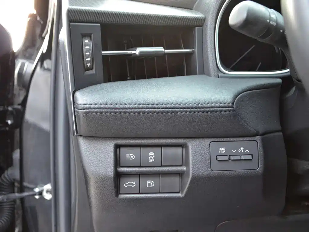 TOYOTA AVALON 2021