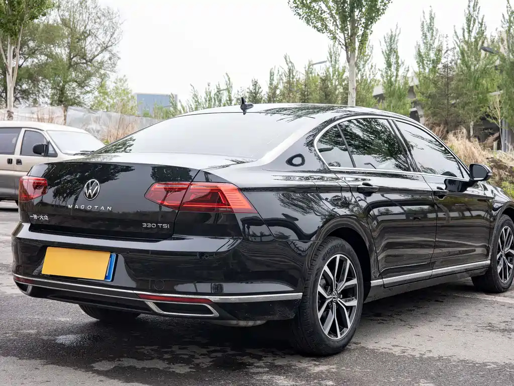 VOLKSWAGEN MAGOTAN 2021