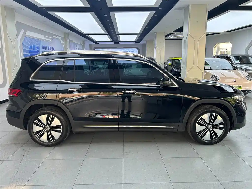 MERCEDES BENZ EQB 2023