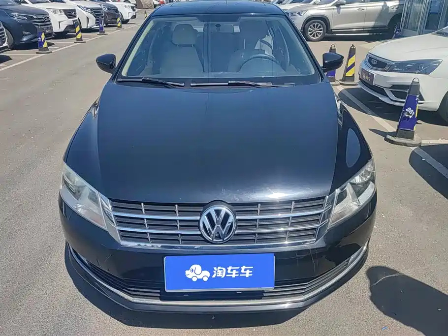 VOLKSWAGEN LAVIDA 2014