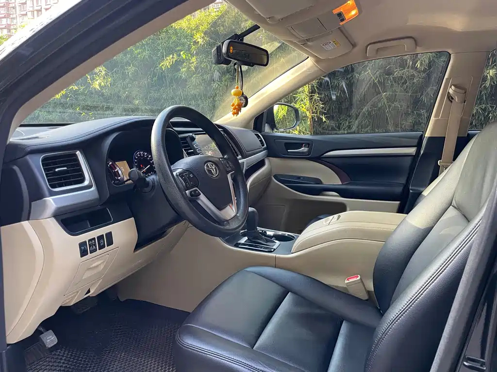 TOYOTA HIGHLANDER 2016