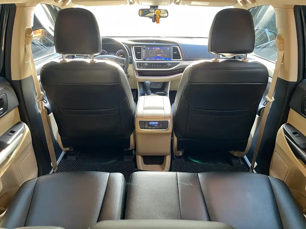 TOYOTA HIGHLANDER 2016