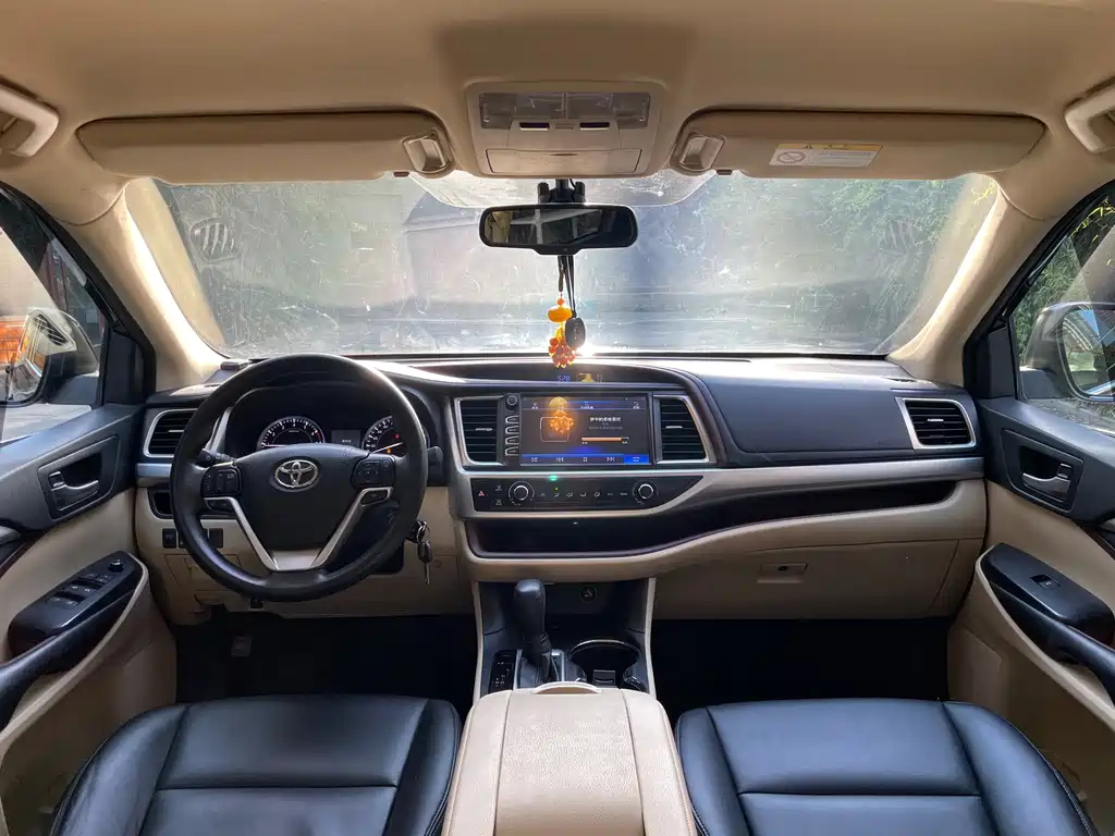 TOYOTA HIGHLANDER 2016