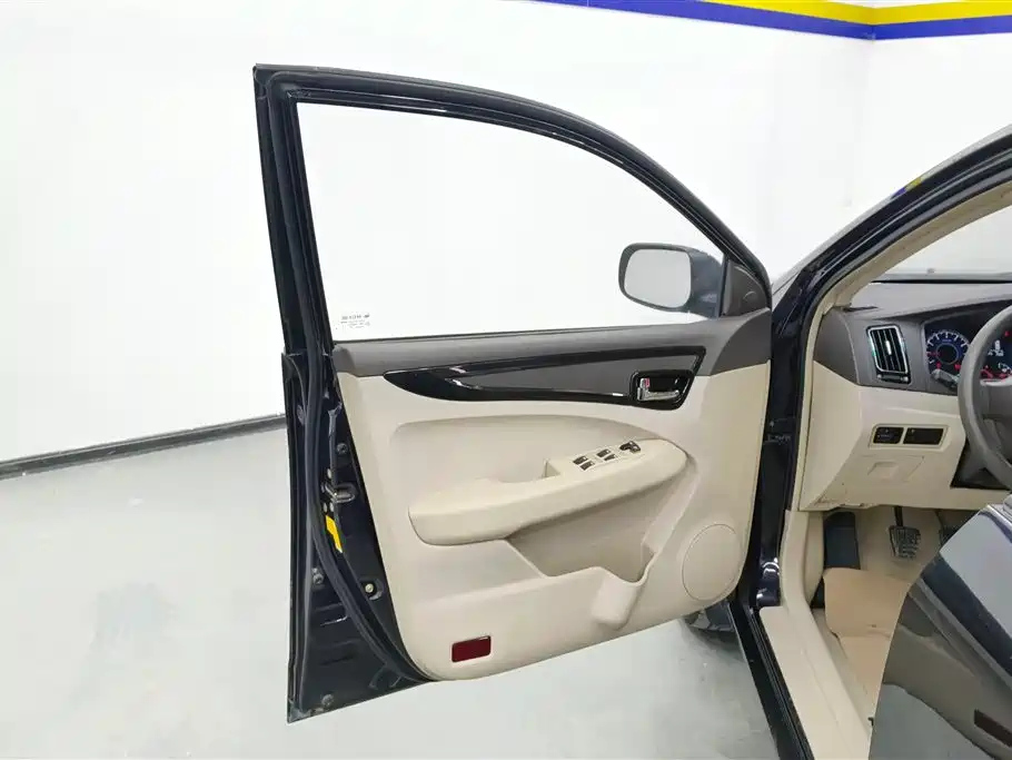 GEELY AUTO GEELY GC7 2013