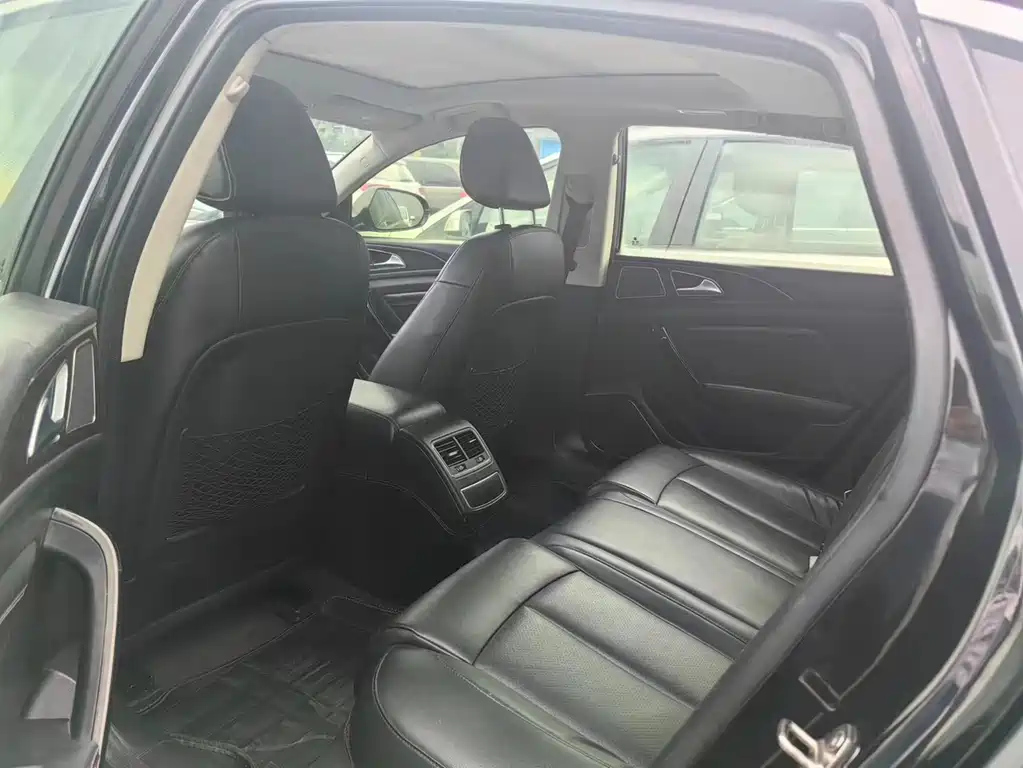 ZOTYE Z700 2016