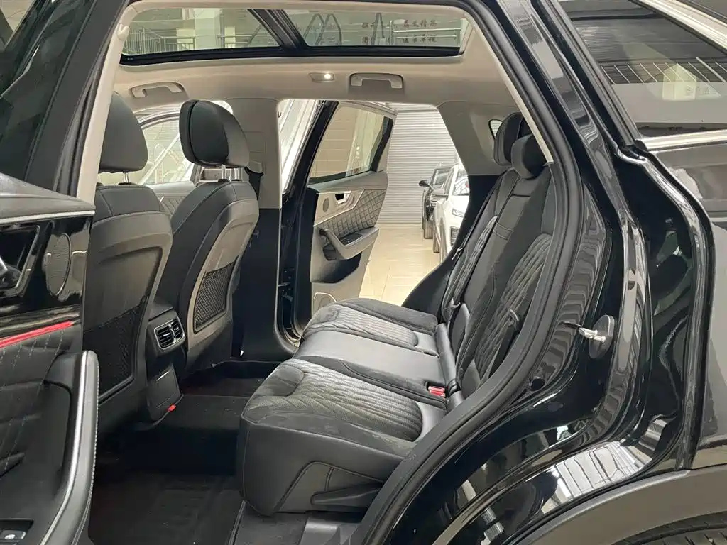 HONGQI HS5 2021