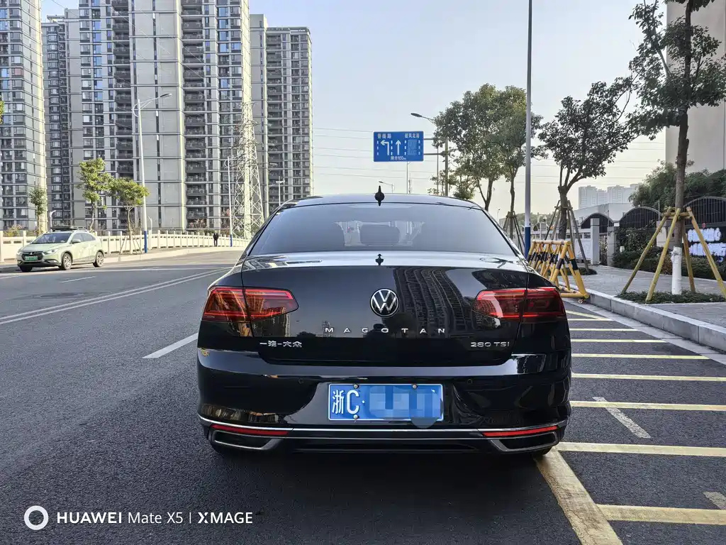 VOLKSWAGEN MAGOTAN 2021