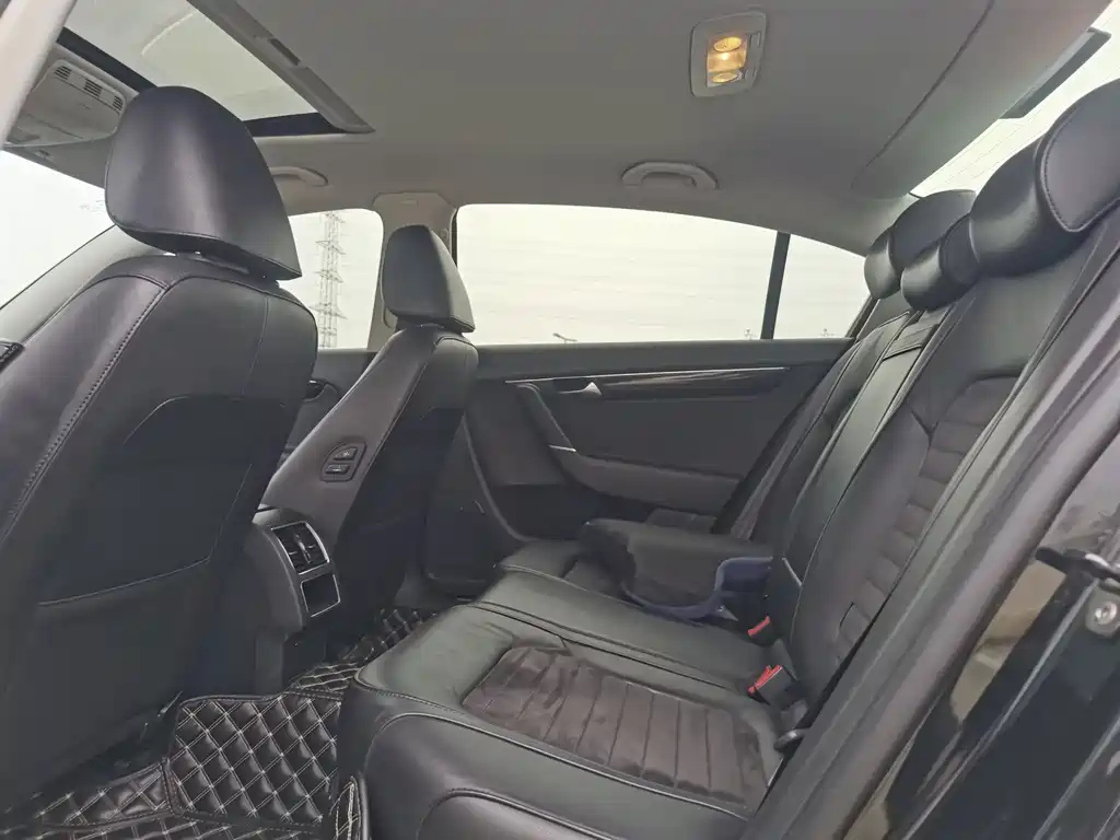 VOLKSWAGEN MAGOTAN 2014